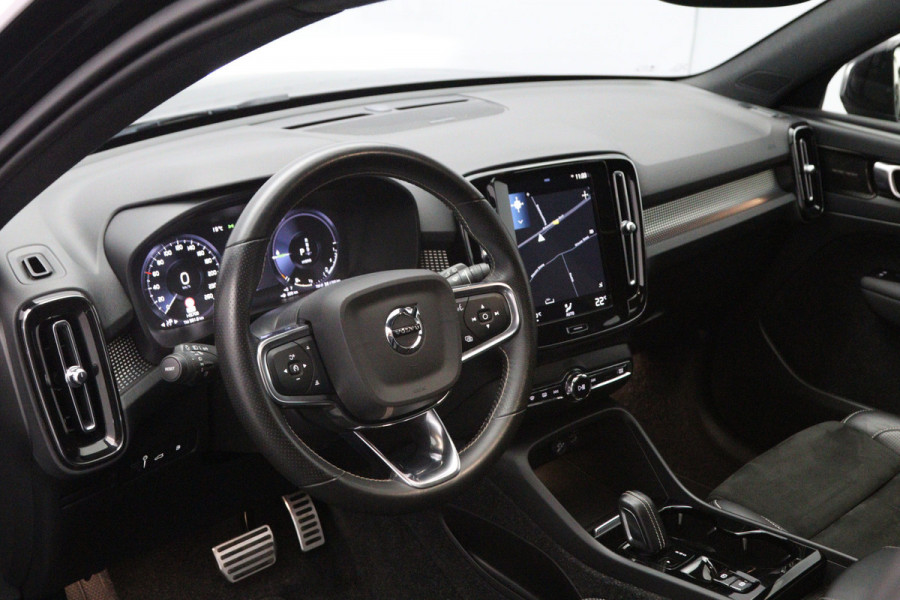 Volvo XC40 1.5 T5 262 PK Recharge R-Design PHEV, Trekhaak, Panoramadak, H/K Sound, Keyless, Adap. Cruise Control