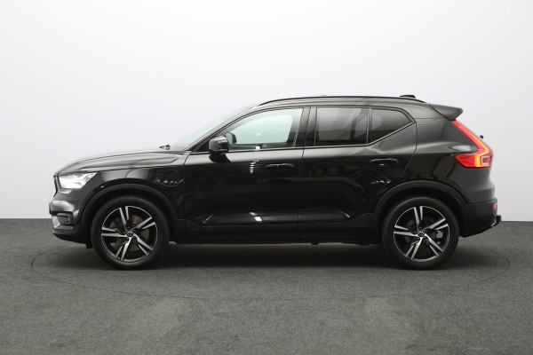 Volvo XC40 1.5 T5 262 PK Recharge R-Design PHEV, Trekhaak, Panoramadak, H/K Sound, Keyless, Adap. Cruise Control