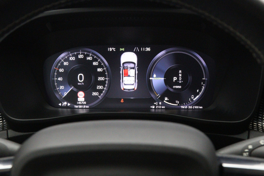 Volvo XC40 1.5 T5 262 PK Recharge R-Design PHEV, Trekhaak, Panoramadak, H/K Sound, Keyless, Adap. Cruise Control