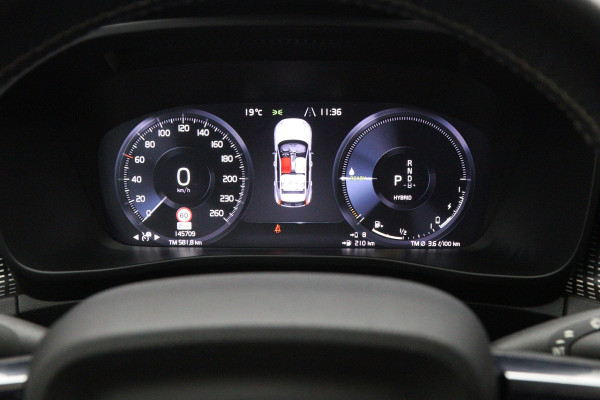 Volvo XC40 1.5 T5 262 PK Recharge R-Design PHEV, Trekhaak, Panoramadak, H/K Sound, Keyless, Adap. Cruise Control