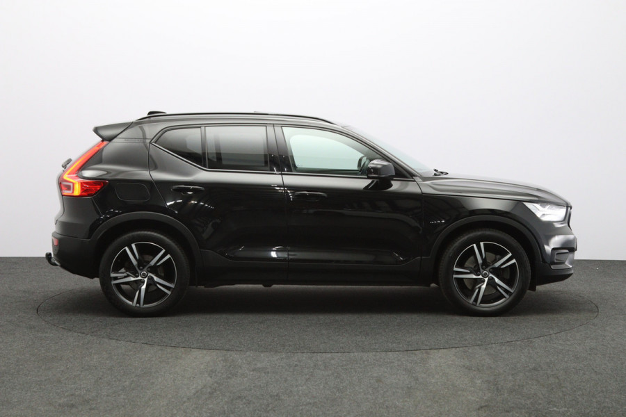 Volvo XC40 1.5 T5 262 PK Recharge R-Design PHEV, Trekhaak, Panoramadak, H/K Sound, Keyless, Adap. Cruise Control