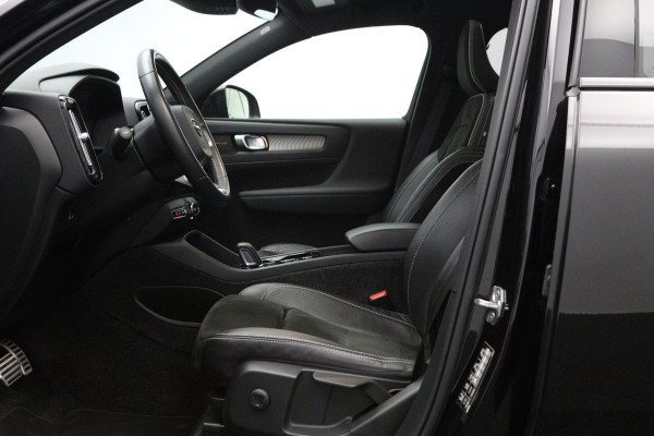Volvo XC40 1.5 T5 262 PK Recharge R-Design PHEV, Trekhaak, Panoramadak, H/K Sound, Keyless, Adap. Cruise Control