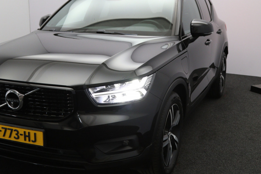 Volvo XC40 1.5 T5 262 PK Recharge R-Design PHEV, Trekhaak, Panoramadak, H/K Sound, Keyless, Adap. Cruise Control
