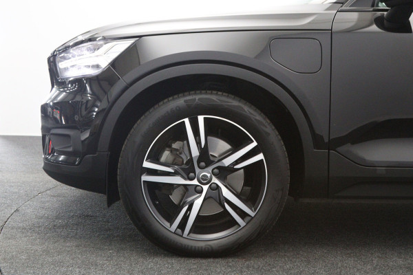 Volvo XC40 1.5 T5 262 PK Recharge R-Design PHEV, Trekhaak, Panoramadak, H/K Sound, Keyless, Adap. Cruise Control