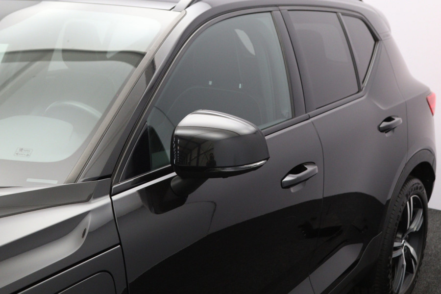 Volvo XC40 1.5 T5 262 PK Recharge R-Design PHEV, Trekhaak, Panoramadak, H/K Sound, Keyless, Adap. Cruise Control