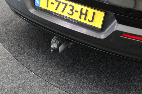 Volvo XC40 1.5 T5 262 PK Recharge R-Design PHEV, Trekhaak, Panoramadak, H/K Sound, Keyless, Adap. Cruise Control
