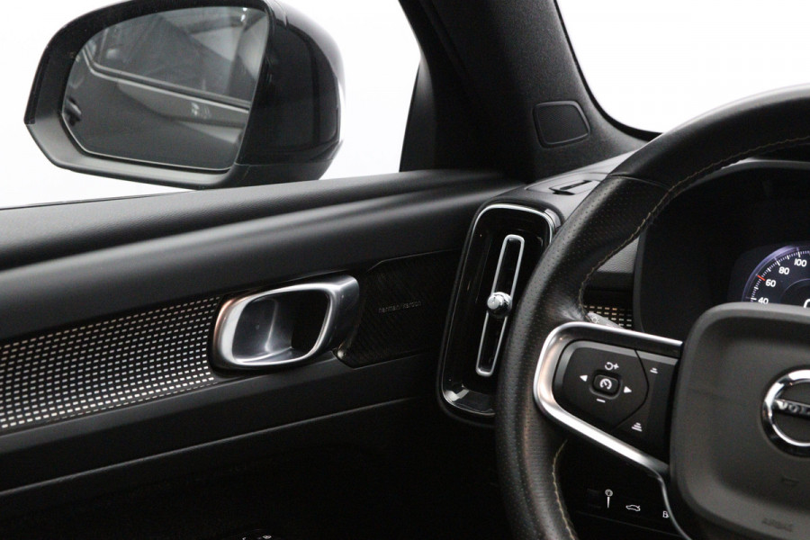 Volvo XC40 1.5 T5 262 PK Recharge R-Design PHEV, Trekhaak, Panoramadak, H/K Sound, Keyless, Adap. Cruise Control