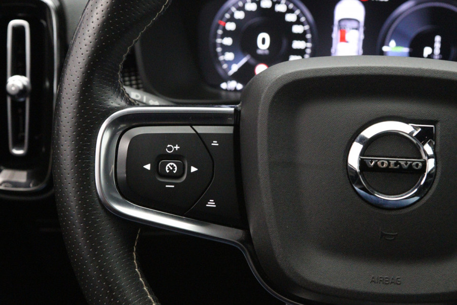 Volvo XC40 1.5 T5 262 PK Recharge R-Design PHEV, Trekhaak, Panoramadak, H/K Sound, Keyless, Adap. Cruise Control