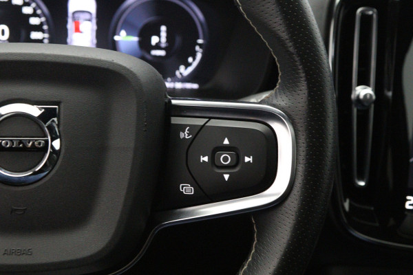 Volvo XC40 1.5 T5 262 PK Recharge R-Design PHEV, Trekhaak, Panoramadak, H/K Sound, Keyless, Adap. Cruise Control