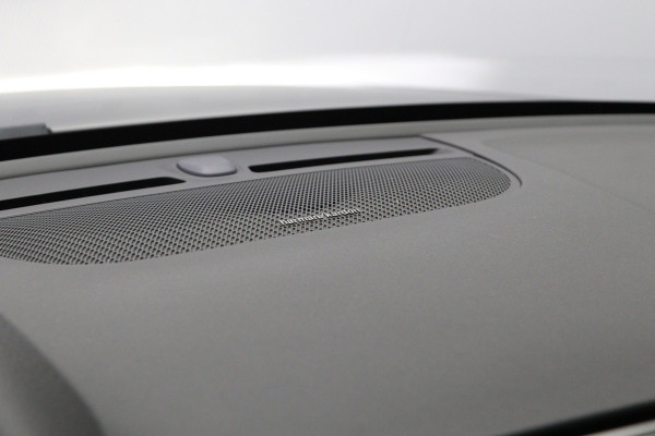 Volvo XC40 1.5 T5 262 PK Recharge R-Design PHEV, Trekhaak, Panoramadak, H/K Sound, Keyless, Adap. Cruise Control