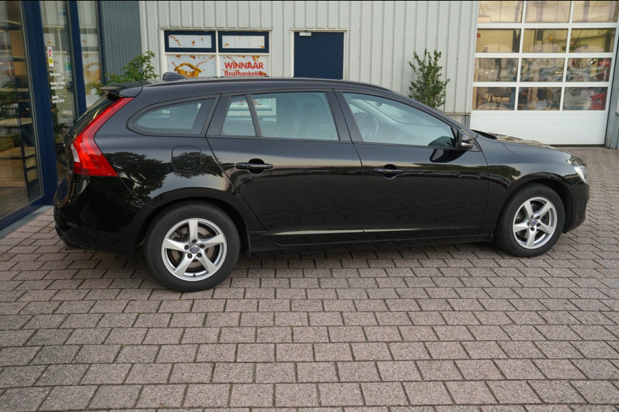 Volvo V60 1.5 T3 Polar | Prijs rijklaar incl. 12 mnd garantie | Lmv Navi Pdc Bluetooth Stoelverwarming Cruise