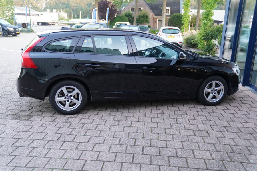 Volvo V60 1.5 T3 Polar | Prijs rijklaar incl. 12 mnd garantie | Lmv Navi Pdc Bluetooth Stoelverwarming Cruise