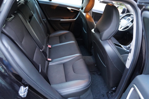 Volvo V60 1.5 T3 Polar | Prijs rijklaar incl. 12 mnd garantie | Lmv Navi Pdc Bluetooth Stoelverwarming Cruise