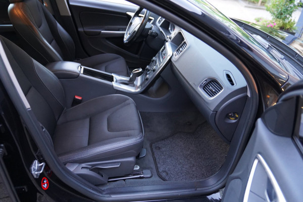 Volvo V60 1.5 T3 Polar | Prijs rijklaar incl. 12 mnd garantie | Lmv Navi Pdc Bluetooth Stoelverwarming Cruise