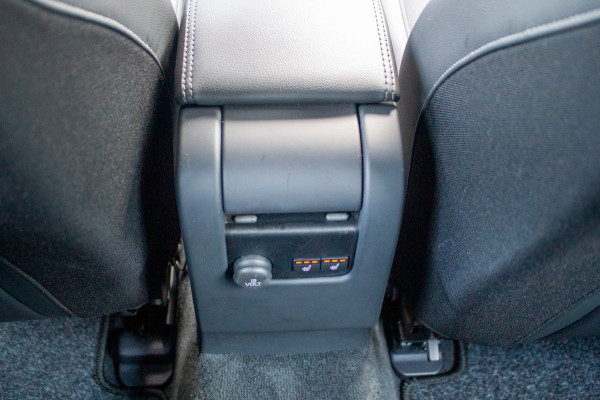 Volvo V60 1.5 T3 Polar | Prijs rijklaar incl. 12 mnd garantie | Lmv Navi Pdc Bluetooth Stoelverwarming Cruise