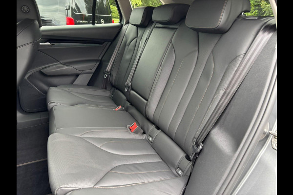 Škoda ENYAQ iV Business Edition 80 Design Selection Suite 204PK | SOH 94% | Wegklapbare Trekhaak | Warmtepomp | Navigatie | 360-Graden Camera | 20" LMV | Elektr. Klep