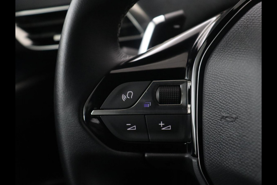 Peugeot 3008 1.6 HYbrid 225 Allure | SOH 97,8% | Half leder | Cruise control | Camera | Park assist | Carplay | Climate control | Full LED