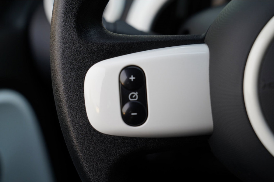 Renault Twingo Z.E. R80 Intens|Prijs rijklaar incl. 12 mnd garantie|NAV Carplay LMV DAB radio Stoelverwarming