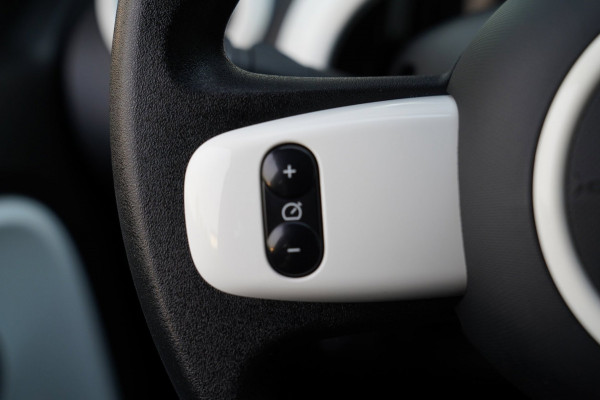 Renault Twingo Z.E. R80 Intens|Prijs rijklaar incl. 12 mnd garantie|NAV Carplay LMV DAB radio Stoelverwarming