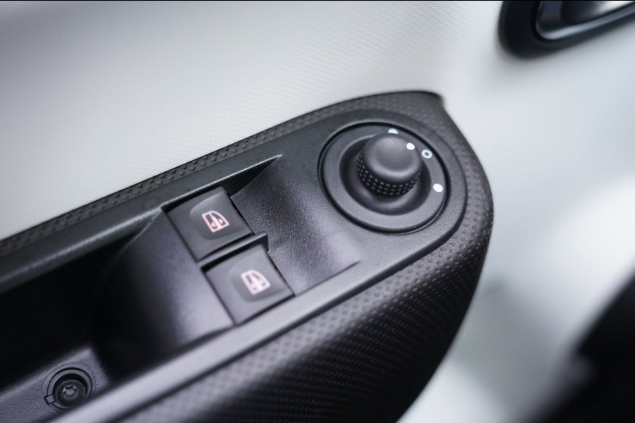 Renault Twingo Z.E. R80 Intens|Prijs rijklaar incl. 12 mnd garantie|NAV Carplay LMV DAB radio Stoelverwarming