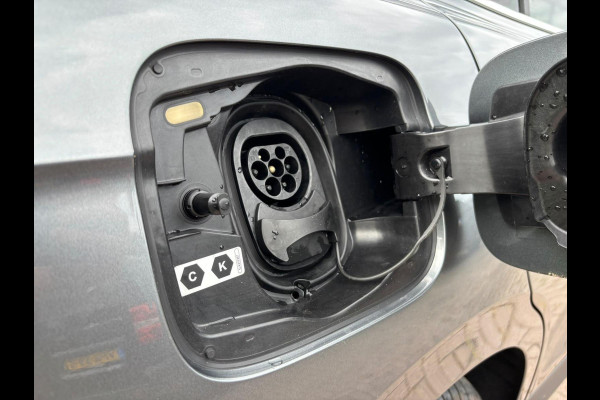 Škoda ENYAQ iV Business Edition 80 Design Selection Suite 204PK | SOH 94% | Wegklapbare Trekhaak | Warmtepomp | Navigatie | 360-Graden Camera | 20" LMV | Elektr. Klep