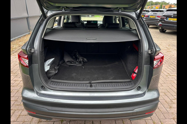 Škoda ENYAQ iV Business Edition 80 Design Selection Suite 204PK | SOH 94% | Wegklapbare Trekhaak | Warmtepomp | Navigatie | 360-Graden Camera | 20" LMV | Elektr. Klep