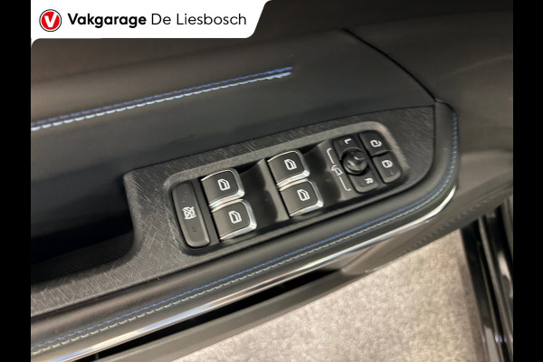 Lynk & Co 01 1.5 / pano / navi / camera / Infinity / memory / elec klep / Apple carplay
