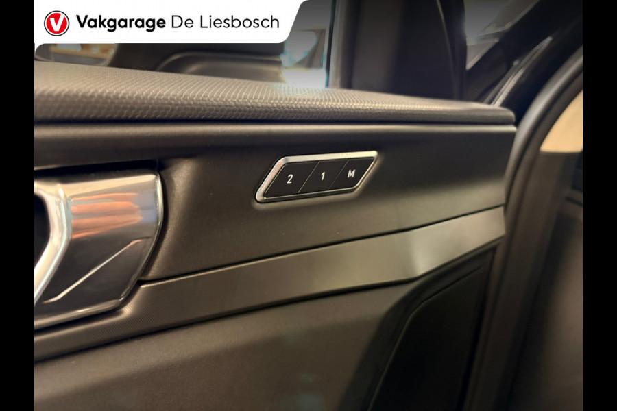 Lynk & Co 01 1.5 / pano / navi / camera / Infinity / memory / elec klep / Apple carplay