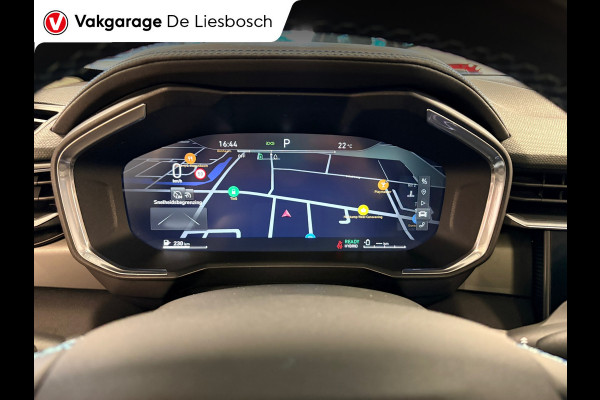 Lynk & Co 01 1.5 / pano / navi / camera / Infinity / memory / elec klep / Apple carplay