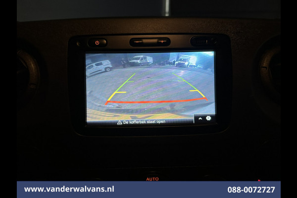 Opel Movano 2.3 CDTI 146pk L2H2 Euro6 Airco | Camera | Omvormer | Imperiaal | Navigatie 2500kg Trekhaak, Cruisecontrol, Parkeersensoren, Bijrijdersbank