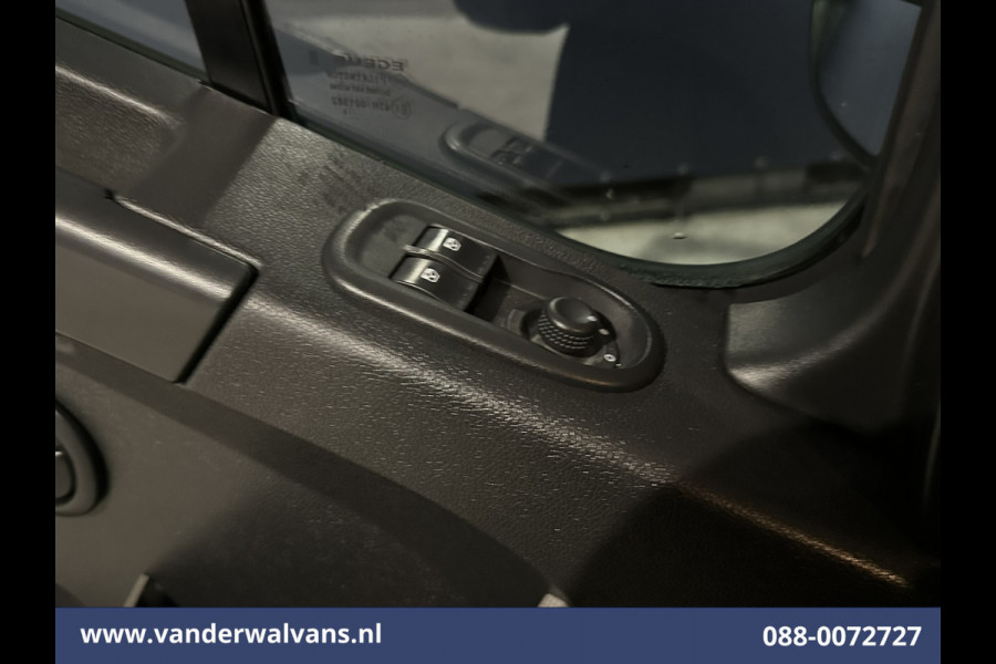 Opel Movano 2.3 CDTI 146pk L2H2 Euro6 Airco | Camera | Omvormer | Imperiaal | Navigatie 2500kg Trekhaak, Cruisecontrol, Parkeersensoren, Bijrijdersbank