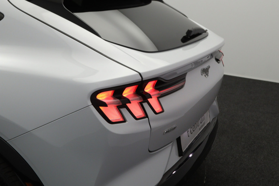 Ford Mustang Mach-E Premium AWD 270 PK 75 kWh , SOH 95 %, Panoramadak, Adap. Cruise Control, Memory, B&O Sound, 360 Camera