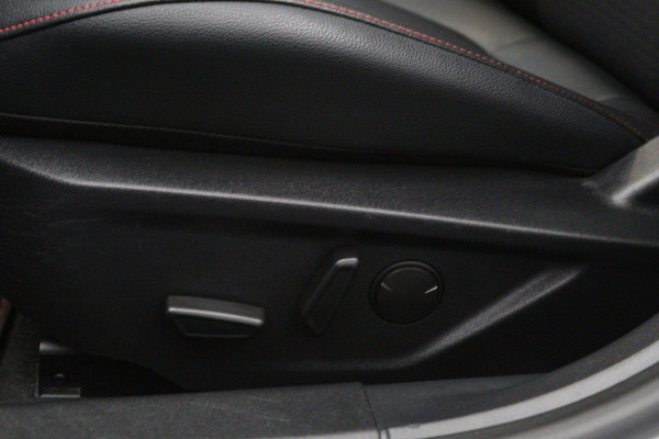 Ford Focus 1.5 EcoBoost 150 PK Automaat ST Line Business, Panoramadak, LED, B&O Sound, Adap. Cruise Control