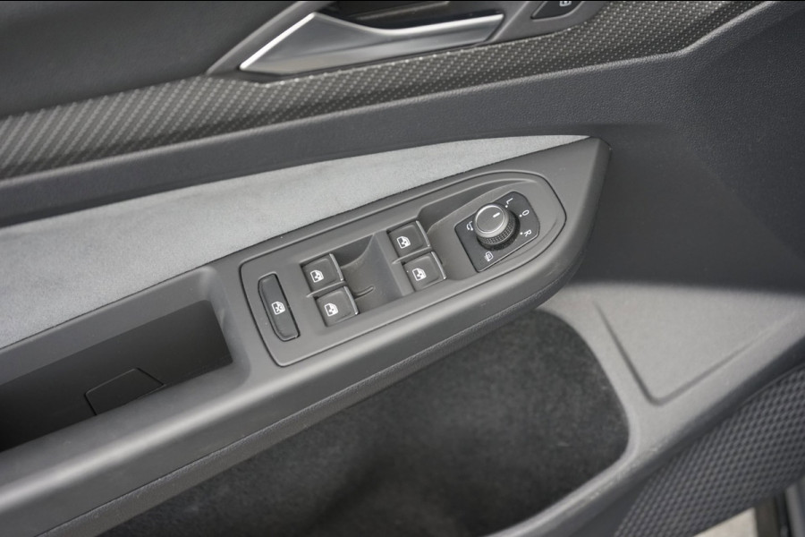 Volkswagen Golf 8 VIII 1.5 eTSI R-Line AUTOMAAT BLACK STYLE|ACC|CAMERA|HARMAN KARDON|HEADUP|IQ LIGHT|KEYLESS|MODE|PANORAMA