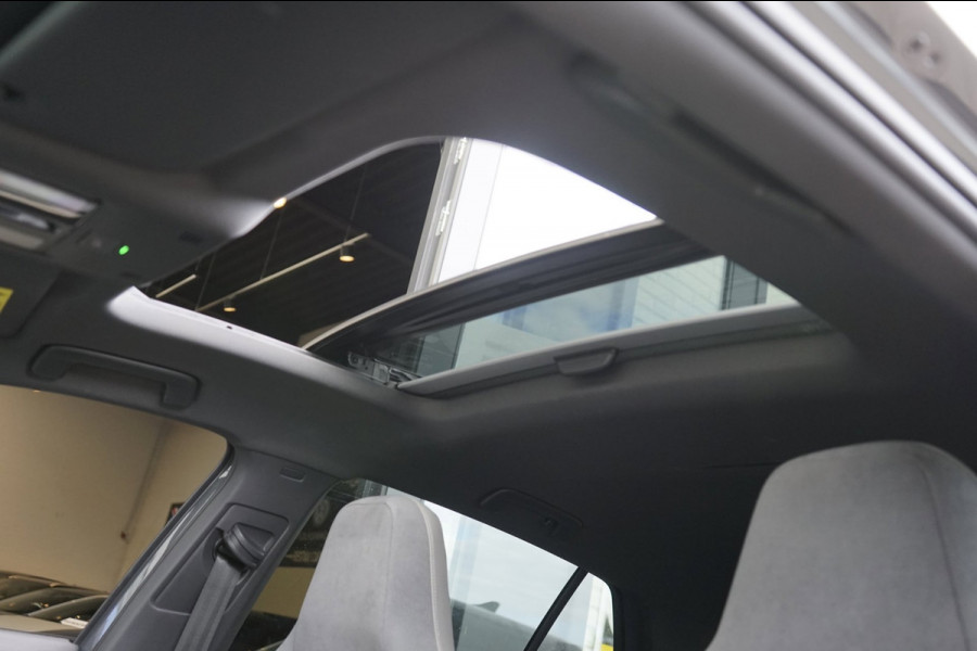 Volkswagen Golf 8 VIII 1.5 eTSI R-Line AUTOMAAT BLACK STYLE|ACC|CAMERA|HARMAN KARDON|HEADUP|IQ LIGHT|KEYLESS|MODE|PANORAMA
