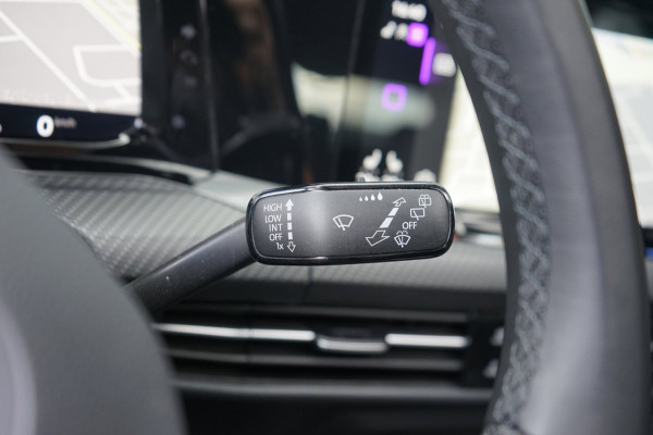 Volkswagen Golf 8 VIII 1.5 eTSI R-Line AUTOMAAT BLACK STYLE|ACC|CAMERA|HARMAN KARDON|HEADUP|IQ LIGHT|KEYLESS|MODE|PANORAMA