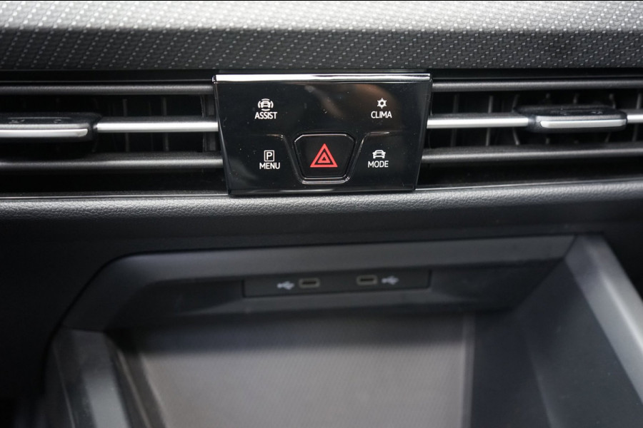 Volkswagen Golf 8 VIII 1.5 eTSI R-Line AUTOMAAT BLACK STYLE|ACC|CAMERA|HARMAN KARDON|HEADUP|IQ LIGHT|KEYLESS|MODE|PANORAMA