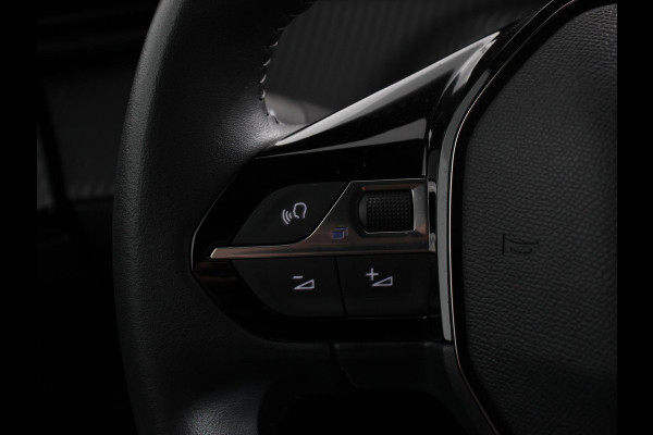 Peugeot e-2008 EV Allure Pack 54 kWh Navigatie Apple Carplay/Android Auto Climate Control Parkeer sensoren Lichtmetalen Velgen