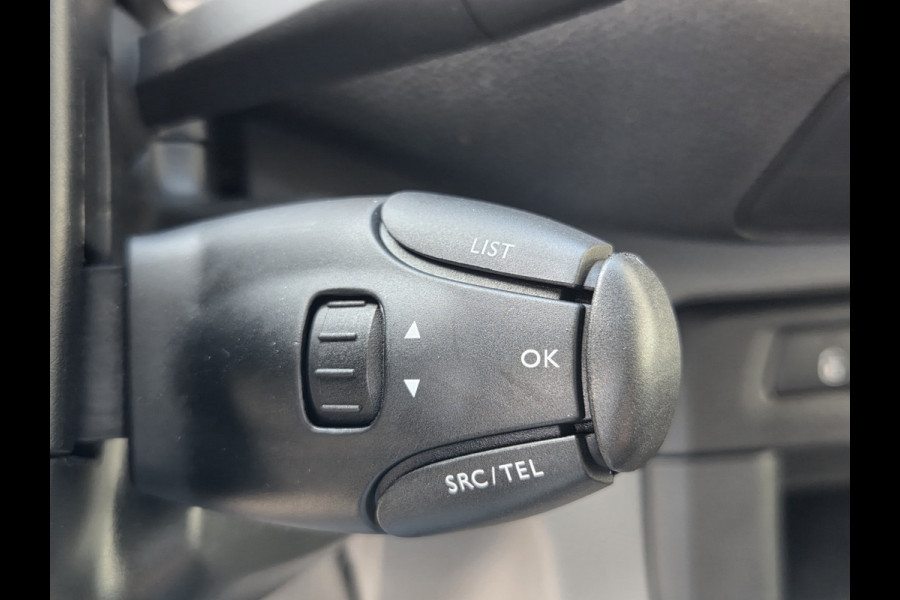 Peugeot e-Expert 50 kWh L2 9-Persoons Airco Panoramadak