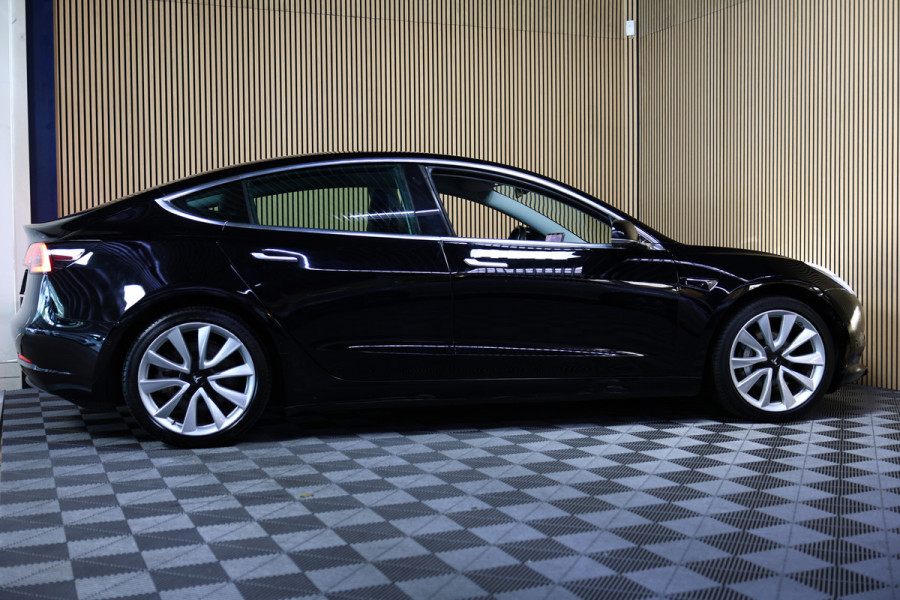 Tesla Model 3 Long Range AWD 75 kWh AVM CLIMA NAVI PDC CAMERA 360 PDC LEDER LED '19