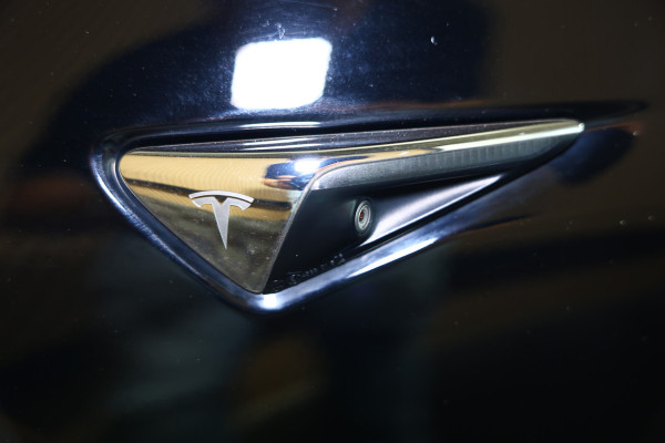 Tesla Model 3 Long Range AWD 75 kWh AVM CLIMA NAVI PDC CAMERA 360 PDC LEDER LED '19