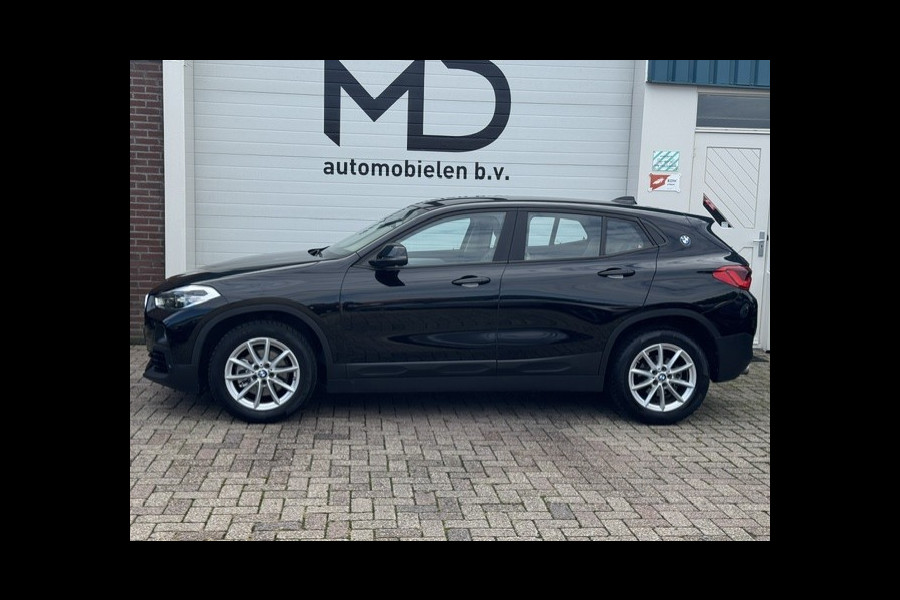 BMW X2 SDrive18i Executive - Sportstoelen - Leder -LED - NAP
