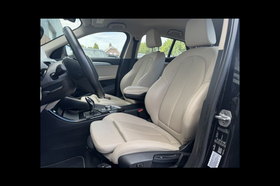 BMW X2 SDrive18i Executive - Sportstoelen - Leder -LED - NAP