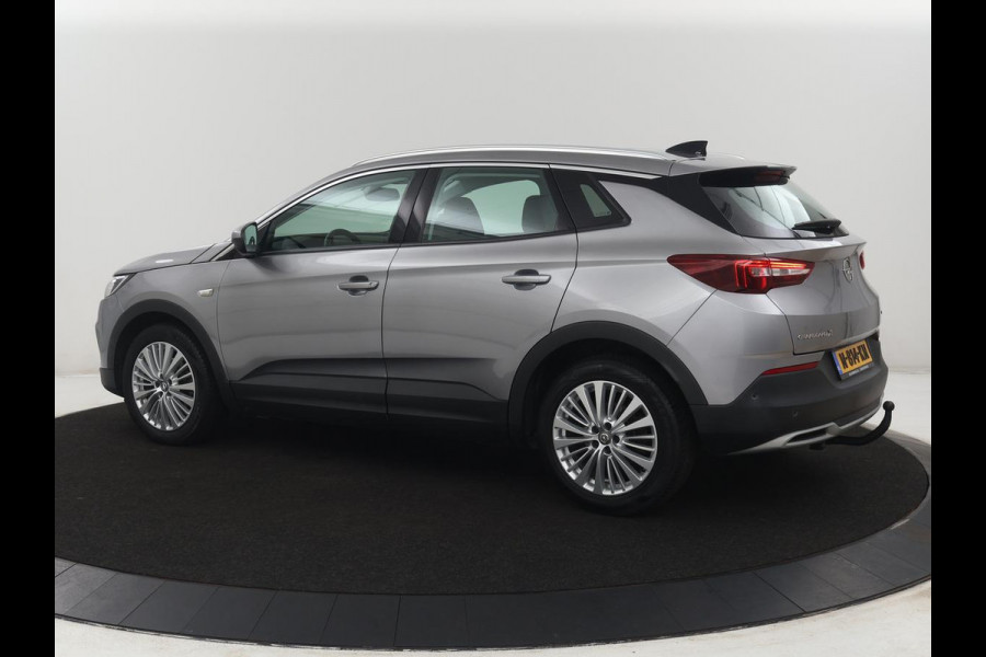 Opel Grandland X 1.6 Turbo Innovation | Half leder | Cruise control | Trekhaak | Navigatie | Carplay | Climate control | Park assist | 18" velgen