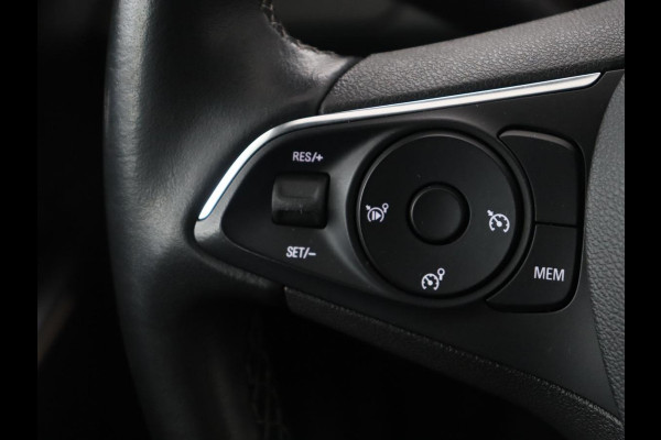 Opel Grandland X 1.6 Turbo Innovation | Half leder | Cruise control | Trekhaak | Navigatie | Carplay | Climate control | Park assist | 18" velgen