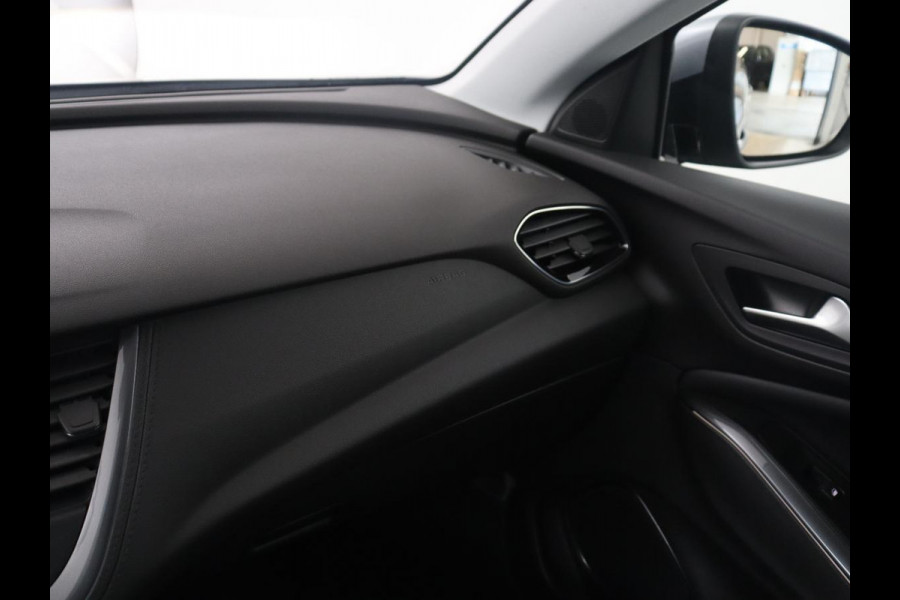 Opel Grandland X 1.6 Turbo Innovation | Half leder | Cruise control | Trekhaak | Navigatie | Carplay | Climate control | Park assist | 18" velgen