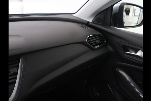 Opel Grandland X 1.6 Turbo Innovation | Half leder | Cruise control | Trekhaak | Navigatie | Carplay | Climate control | Park assist | 18" velgen