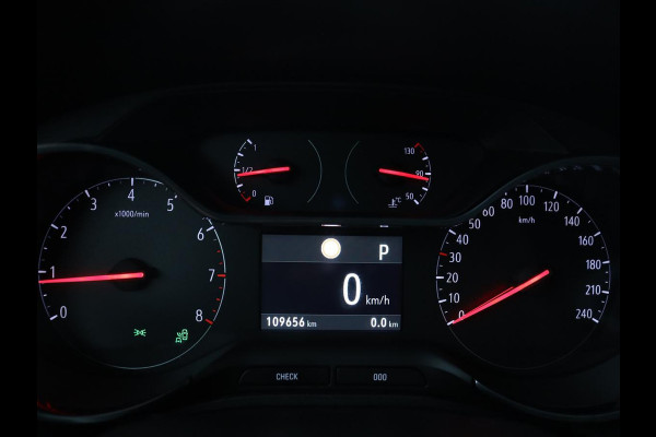 Opel Grandland X 1.6 Turbo Innovation | Half leder | Cruise control | Trekhaak | Navigatie | Carplay | Climate control | Park assist | 18" velgen