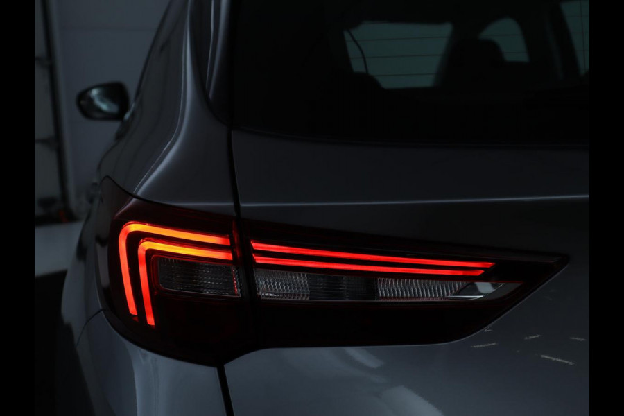 Opel Grandland X 1.6 Turbo Innovation | Half leder | Cruise control | Trekhaak | Navigatie | Carplay | Climate control | Park assist | 18" velgen