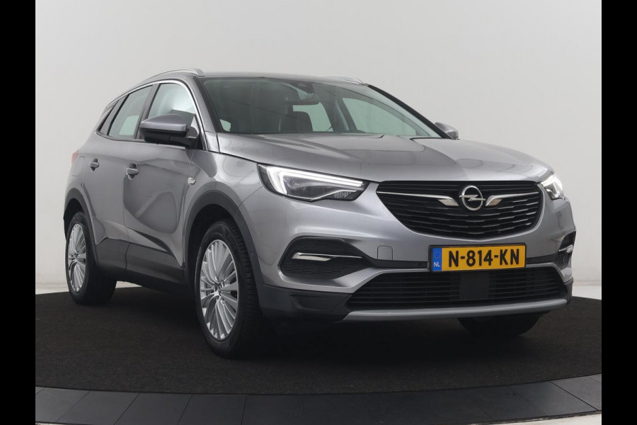 Opel Grandland X 1.6 Turbo Innovation | Half leder | Cruise control | Trekhaak | Navigatie | Carplay | Climate control | Park assist | 18" velgen